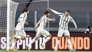 Ronaldo &#39;khi&#234;u vũ&#39; giữa v&#242;ng v&#226;y đối phương ở b&#224;n quyết định của Juventus