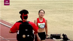 Nữ VĐV Việt Nam kiệt sức sau khi gi&#224;nh HCĐ marathon khiến CĐV x&#250;c động