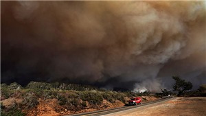 Mỹ: Giải cứu hơn 200 người mắc kẹt do ch&#225;y rừng ở California