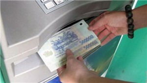 Cảnh b&#225;o tội phạm sử dụng c&#244;ng nghệ cao chiếm đoạt tiền trong thẻ ATM