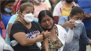 Vụ bạo loạn nh&#224; t&#249; ở Ecuador: Hơn 90 người chết v&#224; bị thương