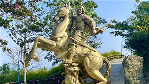 B&#224; Rịa-Vũng T&#224;u: Bức tượng Trần Hưng Đạo tại khu du lịch Hồ M&#226;y kh&#244;ng phải h&#236;nh ảnh Quan V&#226;n Trường 