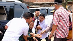 Indonesia gi&#225;ng chức 3 sĩ quan do đăng tải vụ tấn c&#244;ng Bộ trưởng An ninh