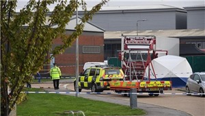 Vụ 39 thi thể trong xe tải ở Anh: Ba đối tượng t&#236;nh nghi được tại ngoại