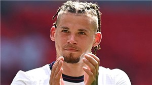 Kalvin Phillips được so s&#225;nh với Pirlo sau m&#224;n tr&#236;nh diễn đỉnh cao trước Croatia