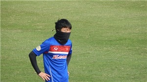 Xu&#226;n Trường bịt mặt tập luyện, Minh Long trở lại U23 Việt Nam