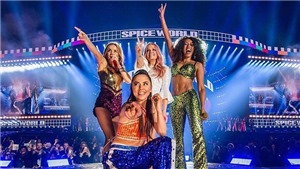 Spice Girls t&#225;i hợp: Ho&#224;i niệm, kh&#244;ng Victoria Beckham v&#224; thảm họa &#226;m thanh