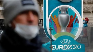 EURO 2020 ch&#237;nh thức bị l&#249;i lại 1 năm: Những rắc rối ph&#225;t sinh