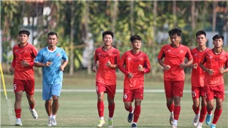  HLV Nguyễn Quốc Tuấn lên đấu pháp cho U16 Việt Nam đấu Philippines 