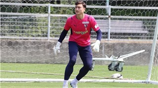  Văn Lâm tái xuất V-League, gia nhập Topenland Bình Định 