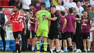  MU: Ronaldo có hành động khó coi sau trận thua Brentford 