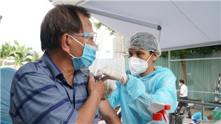  Người dân TP HCM không tiêm vaccine phòng Covid-19 phải ký cam kết chịu trách nhiệm nếu để lây 