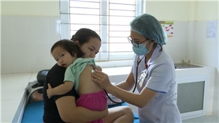  Quá tải bệnh viện, thiếu thuốc điều trị sốt xuất huyết ở TP HCM 