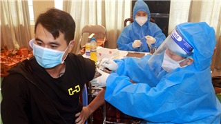  Thủ tướng Chính phủ chỉ đạo đẩy nhanh tiêm vaccine phòng Covid-19 mũi 3, mũi 4 