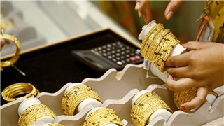  Giá vàng thế giới áp sát mức cao của gần một tháng​ 