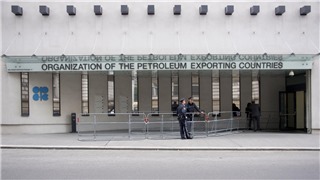  OPEC nâng nguồn cung dầu mỏ của 7 nước thành viên 