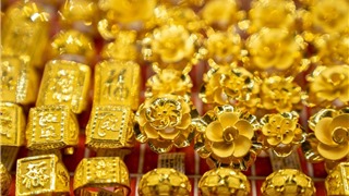  Đồng USD mạnh có thể thu giảm hẹp đà tăng giá vàng 