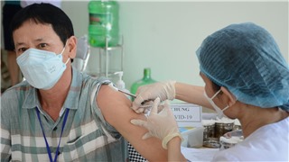  Bộ Y tế: Tỷ lệ tiêm vaccine Covid-19 mũi 3 và 4 ở nhiều tỉnh, thành còn thấp 