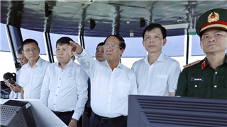  Phó Thủ tướng Lê Văn Thành khảo sát về quy hoạch sân bay Quốc tế Nội Bài 