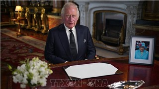  Vua Charles III chính thức kế vị ngai vàng Vương quốc Anh 