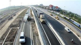  Hà Nội bố trí làn đường dành riêng cho xe máy trên cầu Thanh Trì 