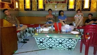  Bắt quả tang nhóm người tụ tập sử dụng ma túy trong quán karaoke 