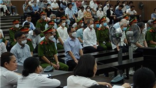  Cựu Bí thư và Chủ tịch tỉnh Bình Dương cùng bị tuyên phạt 7 năm tù 