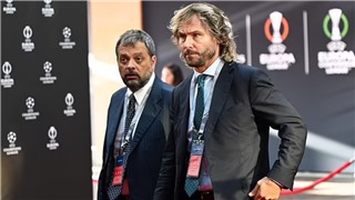  Phó Chủ tịch Juventus Pavel Nedved thác loạn với 3 cô gái trong hộp đêm 