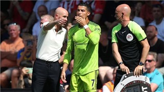  Chuyển nhượng MU 1/9: Fan Napoli so Ronaldo với Maradona, MU không bán Wan Bissaka 