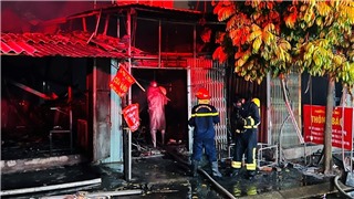  Nhanh chóng dập tắt đám cháy tại quận Hoàng Mai, Hà Nội 