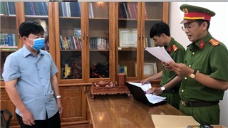  Bắt tạm giam Giám đốc CDC Cà Mau liên quan đến mua sinh phẩm xét nghiệm của Công ty Việt Á 