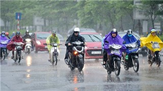 Ngày 4/9, các khu vực trong cả nước đề phòng khả năng xảy ra lũ quét, lốc, sét và gió giật mạnh 
