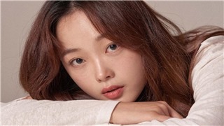  Nữ diễn viên Hàn Quốc đầu tiên đạt giải Emmys: ‘Con cưng’ Netflix chuyên đóng vai phụ 