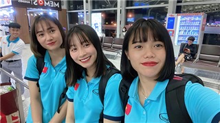  Tuyển nữ Việt Nam dạo chơi tại Paris trước trận giao hữu gặp Pháp 