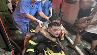  Hà Nội: Kịp thời đưa 4 người thoát khỏi đám cháy lúc rạng sáng 