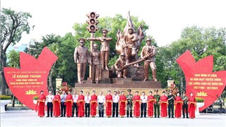  Khánh thành Tượng đài “Công an nhân dân vì dân phục vụ” tại Hà Nội 