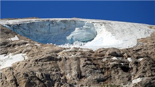  Italy xác nhận 11 người thiệt mạng trong vụ lở băng trên dãy Alps                  