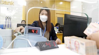  Từ ngày 1/8, các ngân hàng triển khai chính sách lãi suất mới với tiền gửi rút trước hạn 