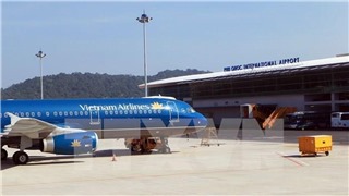  Cục Hàng không Việt Nam cấm bay nữ hành khách tạo dáng quay Tiktok ở sân đỗ  