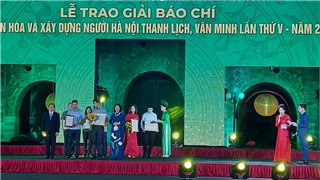  Trao Giải báo chí về Phát triển văn hóa và xây dựng người Hà Nội thanh lịch, văn minh lần thứ V - năm 2022 