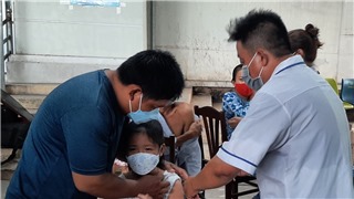  Tiêm vaccine phòng Covid-19 mũi nhắc lại để có miễn dịch bền vững 