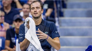  Medvedev thua Kyrgios ở vòng 4 Mỹ mở rộng, mất vị trí số 1 thế giới 