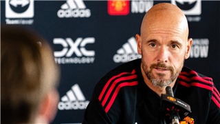  MU: Ten Hag úp mở để Casemiro đá chính, báo tin xấu về Martial 