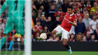  MU: Scholes ngạc nhiên với khả năng chuyền bóng của Casemiro  