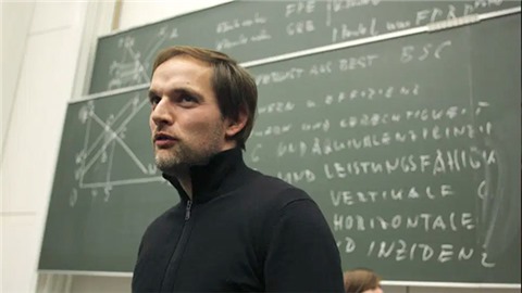 Thomas Tuchel không chỉ biết làm HLV…