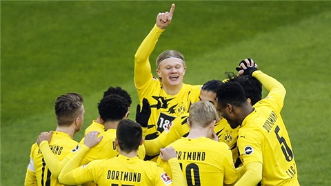 Tranh cãi chuyện cắt tóc của cầu thủ Bundesliga