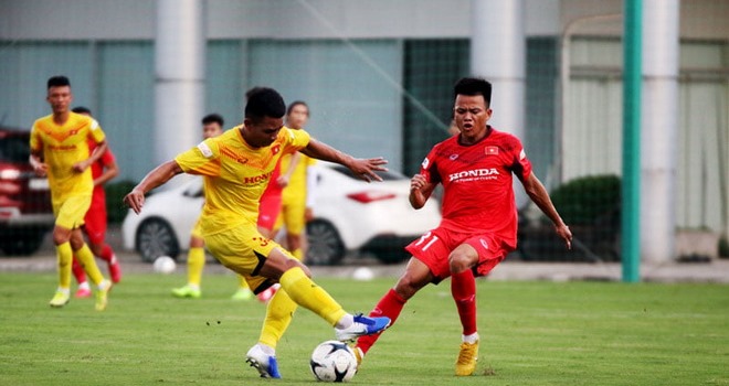 Hoàng Duy - trung vệ U22 cảm thấy áp lực khi làm việc cùng Park Hang Seo - Tin tức thể thao 23/8