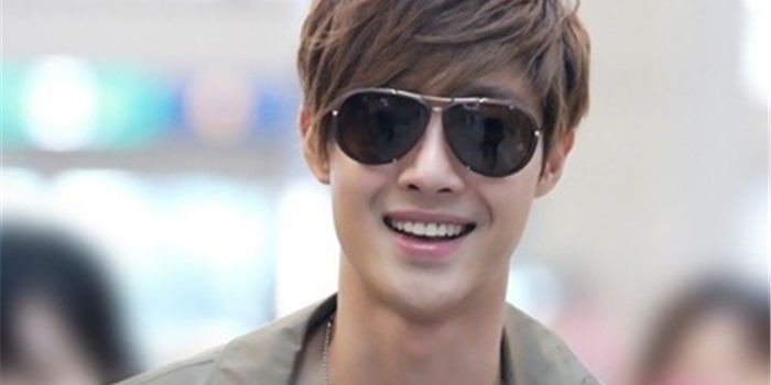 Mỹ Nam Kim Hyun Joong Của Vườn Sao Băng đanh Bạn Gai Sẩy Thai Sự